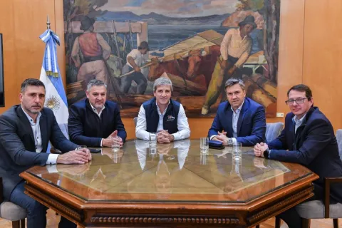 NO HAY ALTERNATIVA: LOS FONDOS NACIONALES IR&Aacute;N A SALDAR DEUDAS HEREDADAS.