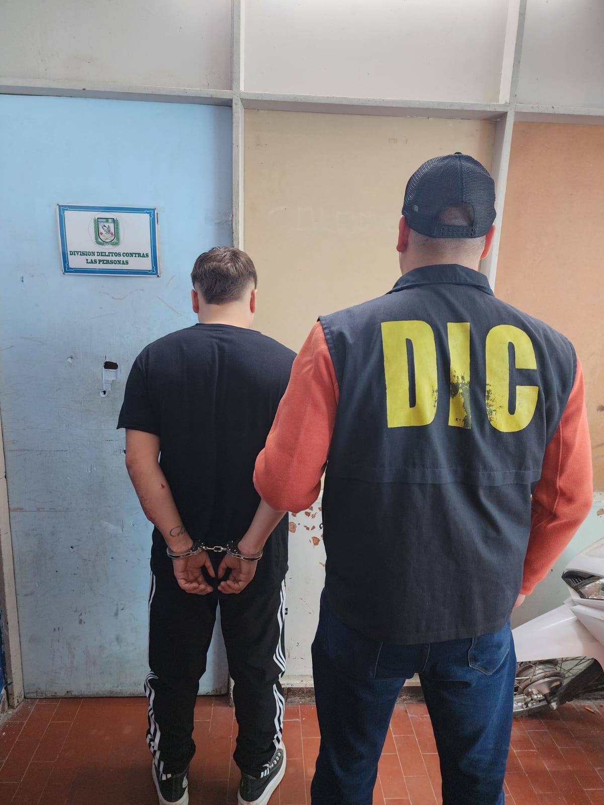 SE ENTREG&Oacute; UN JOVEN DE 26 A&Ntilde;OS INVESTIGADO POR EL HOMICIDIO OCURRIDO AYER POR LA MA&Ntilde;ANA.