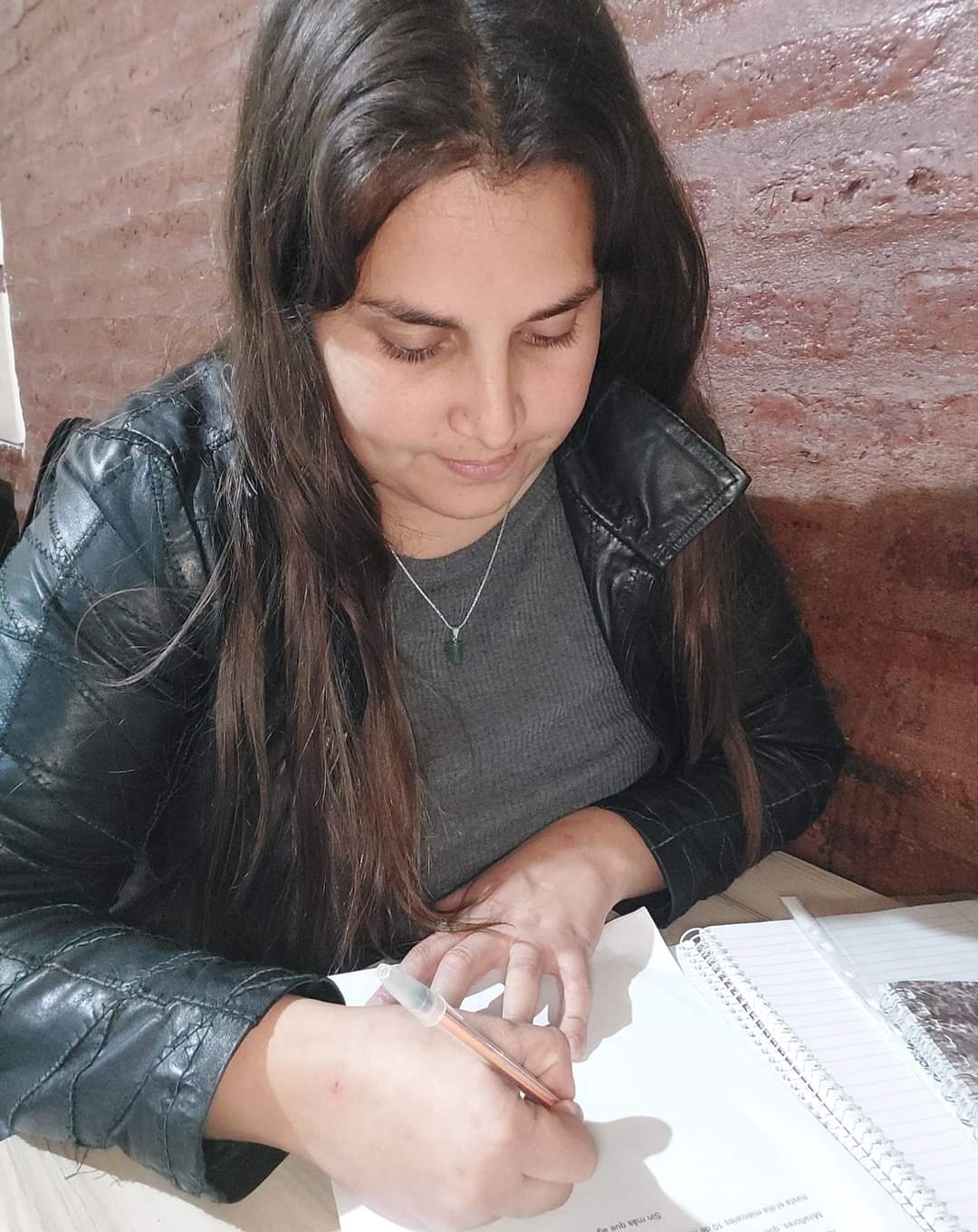 MIRAFLORES: LA SECRETARIA DE CULTURA Y TURÍSMO DEL MUNICIPIO LOCAL DALMA ALBORNOZ PRESENTÓ SU RENUNCIA