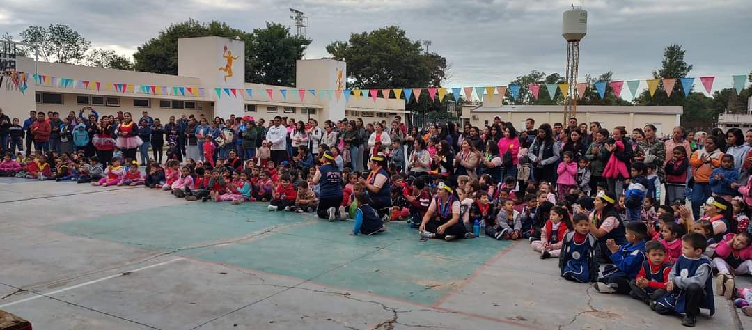 LOS NIÑOS Y NIÑAS DE MIRAFLORES FESTEJARON EL DÍA DE LOS JARDINES DE INFANTES. 