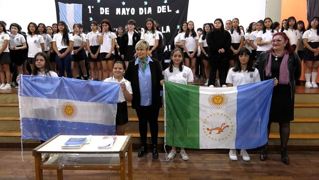 ESTUDIANTES DE 3º AÑO DE ESCUELAS SECUNDARIAS DE TODA LA PROVINCIA PROMETIERON LEALTAD A LAS CONSTITUCIONES NACIONAL Y PROVINCIAL.