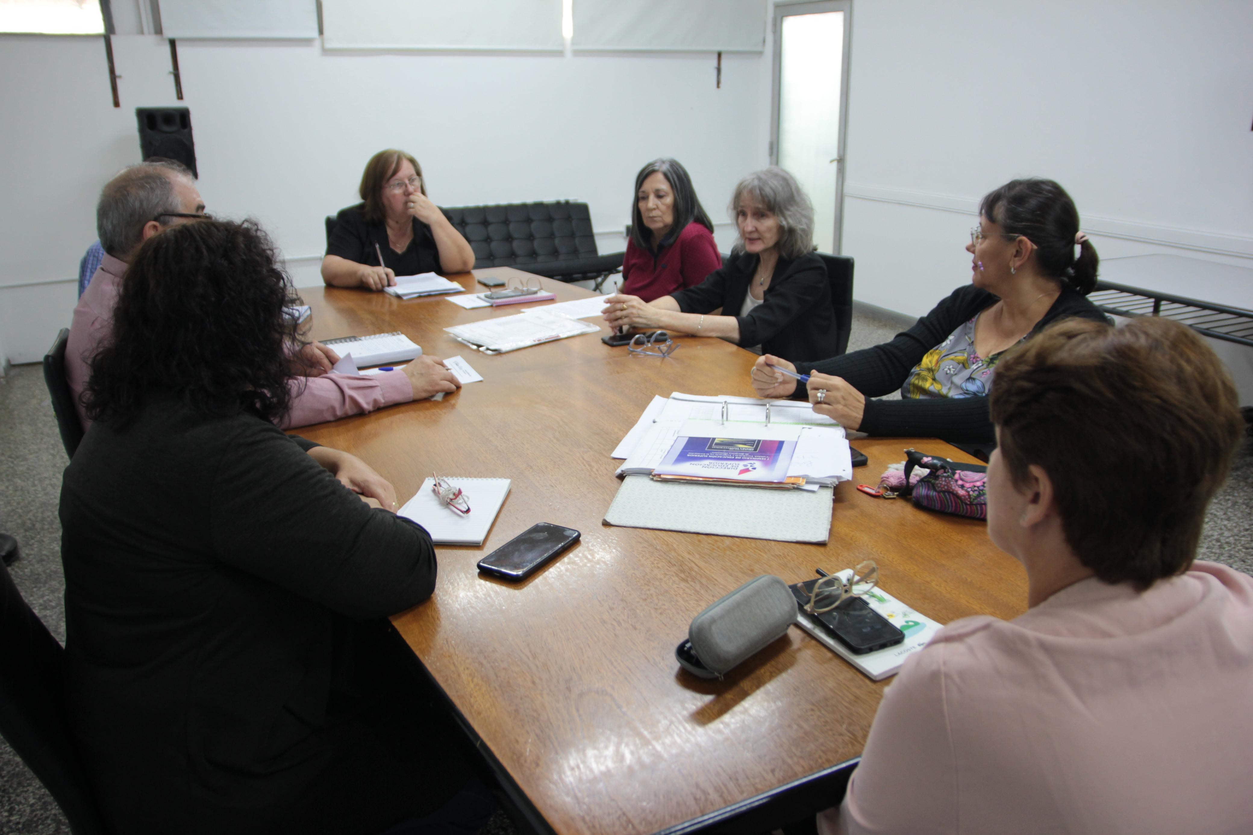 ESTABILIDAD LABORAL DOCENTE: EDUCACIÓN CONVOCA A SINDICATOS A LA PRIMERA MESA TÉCNICA.