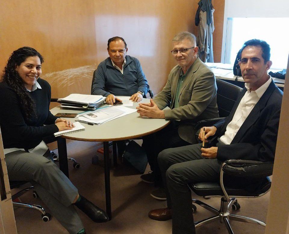 GESTIONES ANTE RECURSOS HÍDRICOS DE NACIÓN Y LA COREBE PARA FINANCIAR OBRAS EN EL CHACO.