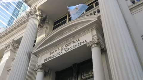 EL BANCO CENTRAL VOLVIÓ A BAJAR LA TASA DE INTERÉS TRAS DATOS DE INFLACIÓN DE ABRIL.