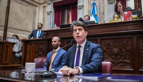EL JEFE DE GABINETE DIJO ANTE EL SENADO QUE EL GOBIERNO PROYECTA UN 139% DE INFLACIÓN INTERANUAL.