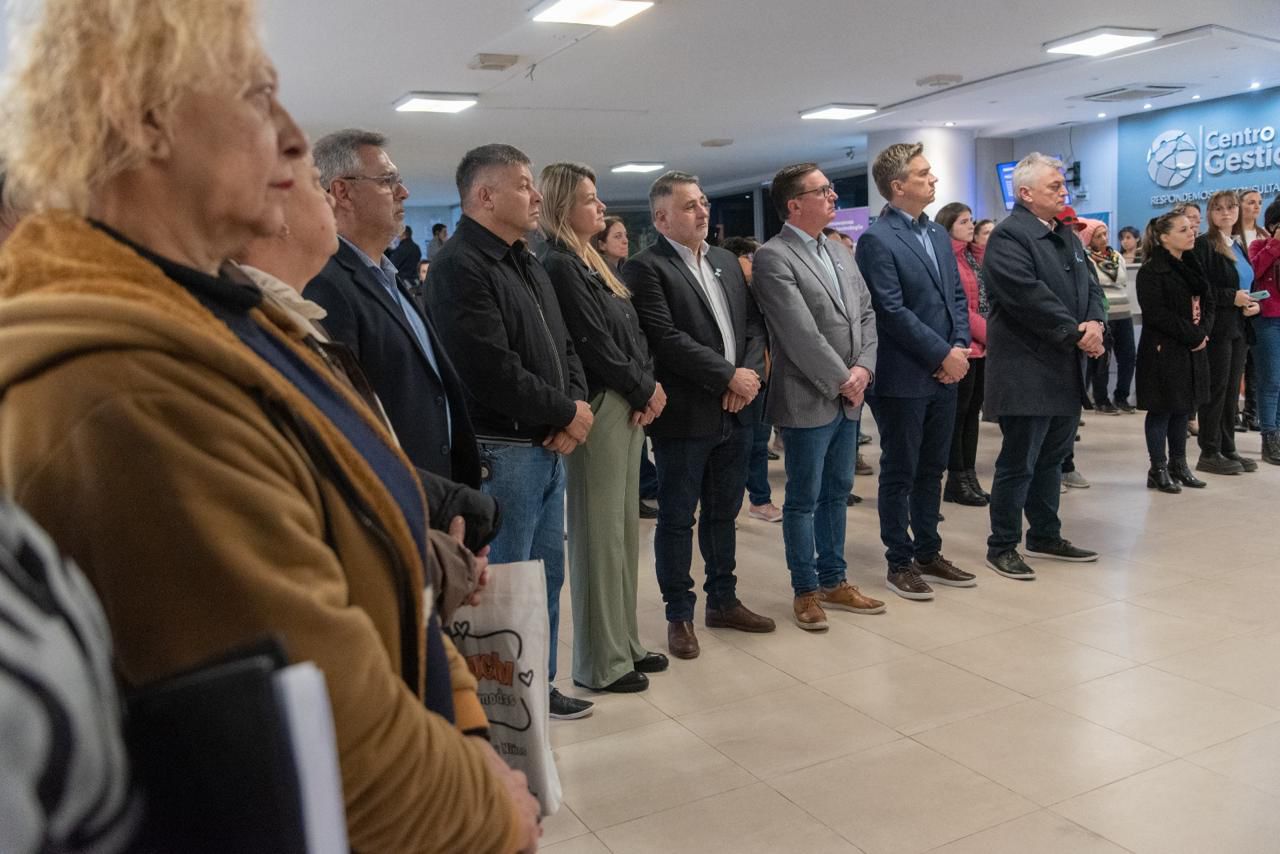 ZDERO RECIBIÓ LA IMAGEN DE LA VIRGEN MARÍA AUXILIADORA EN CASA DE GOBIERNO.