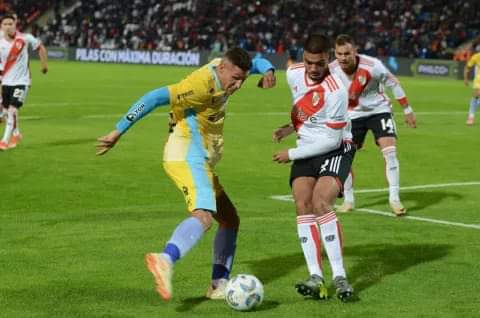 RIVER SE DURMIÓ EN EL ÚLTIMO MINUTO Y QUEDÓ ELIMINADO POR PENALES ANTE TEMPERLEY.