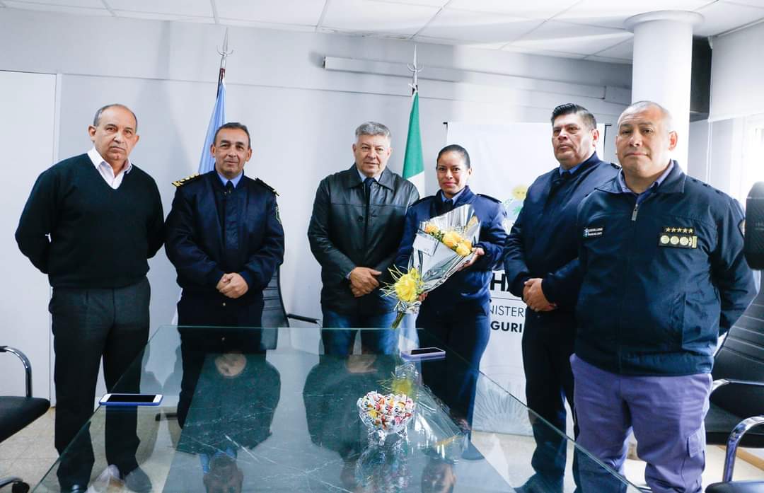 EL GOBIERNO PROVINCIAL RECONOCIÓ A LA OFICIAL DE POLICÍA QUE ENCONTRÓ A LA MENOR QUE ESTABA DESAPARECIDA.