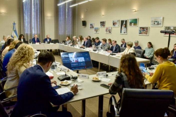 CHACO PRESENTE EN EL CONSEJO FEDERAL DE EDUCACIÓN QUE CONSOLIDÓ LA BASE NACIONAL HOMOLOGADA Y APROBÓ LOS PLANES JURISDICCIONALES DE ALFABETIZACIÓN.