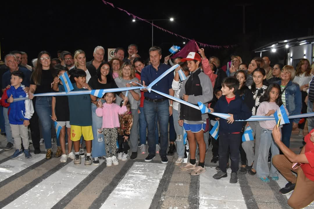 OBRA CLAVE PARA LA ZONA NORTE DE RESISTENCIA: EL GOBERNADOR ZDERO INAUGURÓ LA PAVIMENTACIÓN DE LA AVENIDA CORONEL FALCÓN.