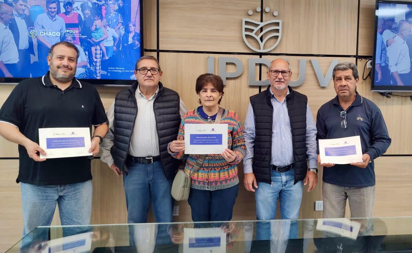 EL INSTITUTO DE VIVIENDA ENTREGÓ NUEVOS CRÉDITOS “CHACO A LA OBRA” A FAMILIAS DEL GRAN RESISTENCIA.