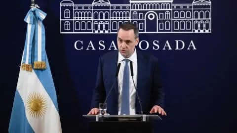 ENDURECEN LAS CONDICIONES PARA INGRESAR AL PAÍS Y LOS HOSPITALES: LES COBRARÁN A EXTRANJEROS.