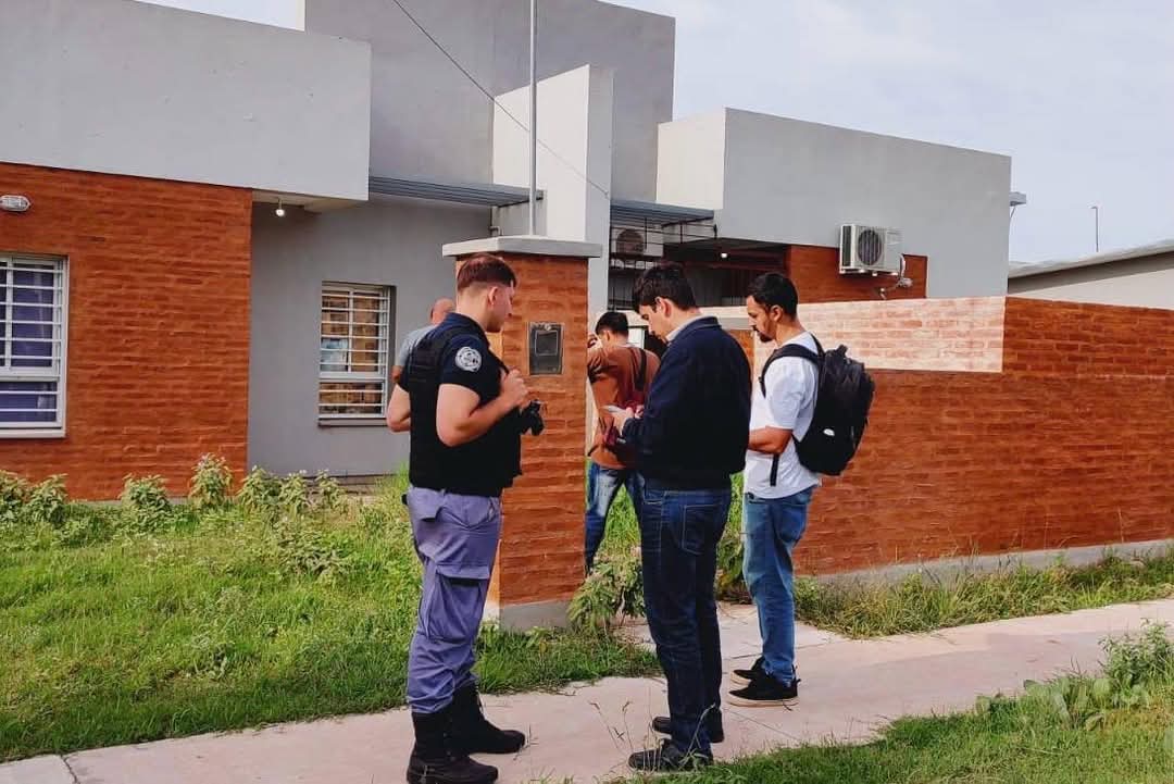EL IPDUV RECUPERA VIVIENDAS DESOCUPADAS EN RESISTENCIA.