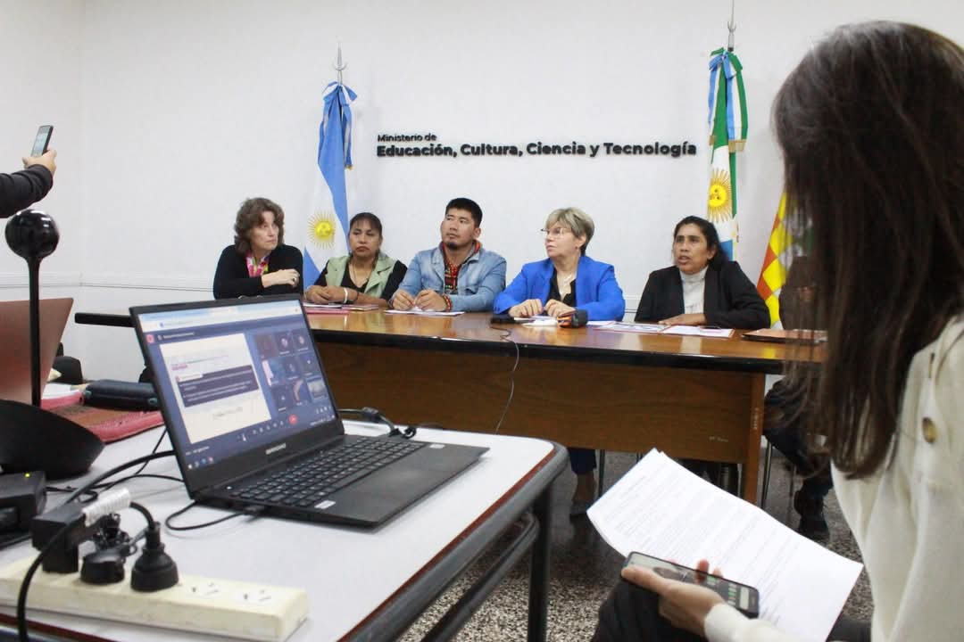 EDUCACIÓN REALIZÓ EL PRIMER FORO DE ALFABETIZADORES DE LOS PUEBLOS ORIGINARIOS.  