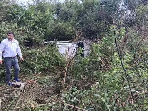 DESPISTÓ Y VUELCO DE LA CAMIONETA EN QUÉ SE TRASLADABA EL INTENDENTE DE MIRAFLORES.