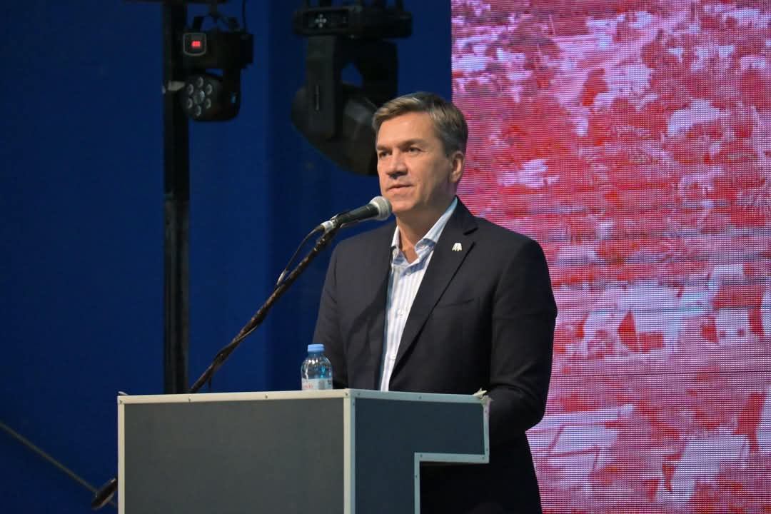EL GOBERNADOR ZDERO ACOMPAÑÓ EL ACTO POR EL 115° ANIVERSARIO DE VILLA ÁNGELA.