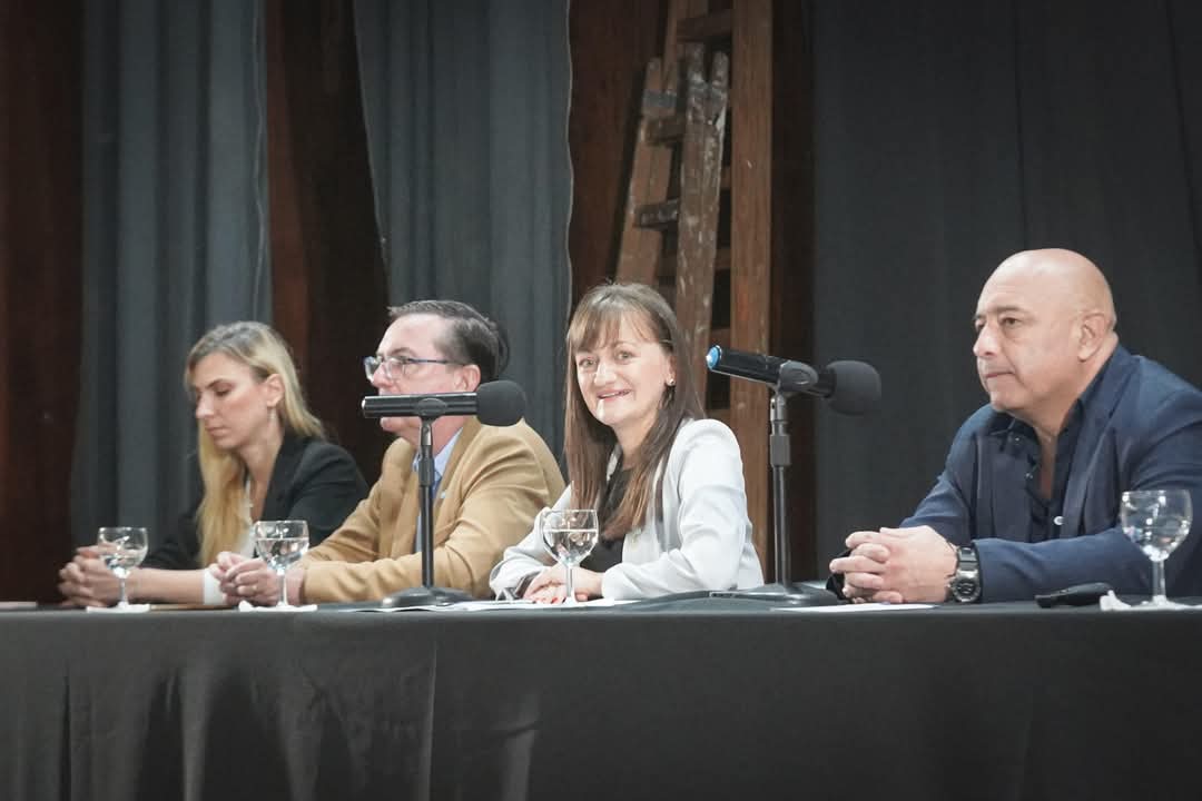 LA VICEGOBERNADORA SCHNEIDER ENCABEZÓ LA APERTURA DEL CURSO “CONSTRUYENDO FORTALEZAS” CON MÁS DE 6000 INSCRIPTOS.