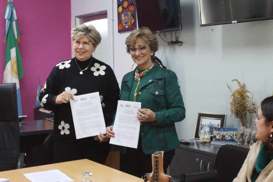 EDUCACIÓN Y LA FACULTAD DE HUMANIDADES ACUERDAN PASANTÍAS Y PRÁCTICAS PROFESIONALES PARA ESTUDIANTES EN INSTITUCIONES ESCOLARES