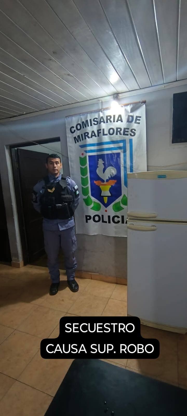 AGENTES POLICIALES RECUPERAN ELEMENTOS SUSTRAÍDOS EN UNA VIVIENDA DEL BARRIO MALVINA DE MIRAFLORES. 