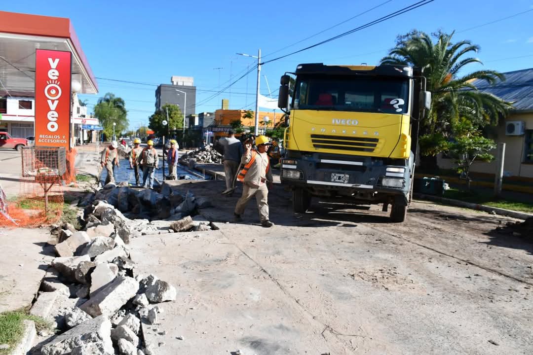 QUITILIPI: MÁS PAVIMENTO URBANO Y BACHEOS EN LA LOCALIDAD.  