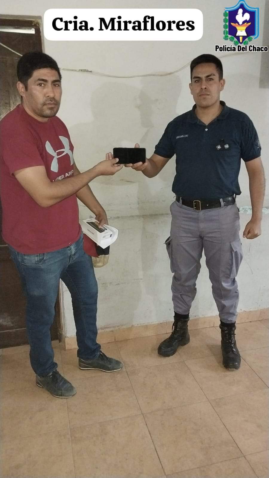 MIRAFLORES: PERSONAL POLICIAL RECUPERA CELULAR ROBADO Y LO RESTITUYE A SU PROPIETARIO. 