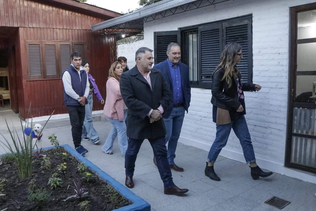 DIGNIDAD Y CALIDAD HUMANA PARA PERSONAS EN SITUACIÓN DE CALLE: BOTTERI Y GÓMEZ RECORRIERON LAS INSTALACIONES DEL NUEVO PARADOR NOCTURNO DE RESISTENCIA.