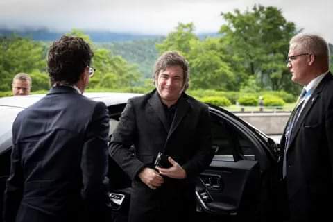 JAVIER MILEI ARRIBÓ A SUIZA PARA PARTICIPAR DE LA CUMBRE POR UCRANIA 