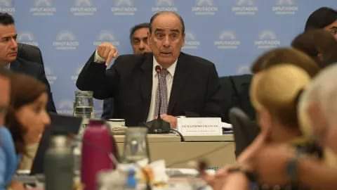 LEY BASES: EL GOBIERNO LLEGÓ A UN ACUERDO CON LA OPOSICIÓN PARA RESTITUIR GANANCIAS Y AVANZAR EN LAS PRIVATIZACIONES.