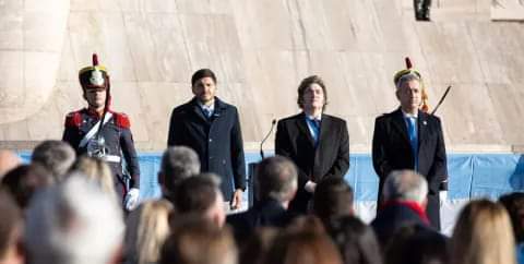 DÍA DE LA BANDERA EN ROSARIO: MILEI RELANZÓ EL PACTO Y CONVOCÓ A FIRMARLO EL 9 DE JULIO EN TUCUMÁN.