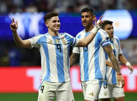 ARGENTINA INICIÓ SU TRAVESÍA EN LA COPA AMÉRICA CON TRIUNFO EN UN COMPLICADO ANTE CANADÁ.