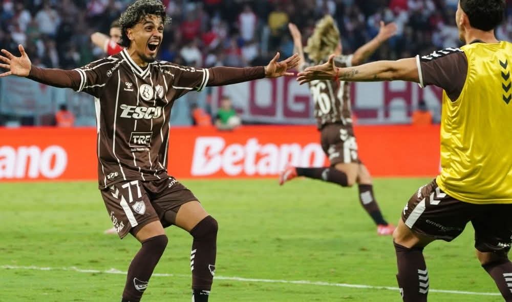 PLATENSE SE CONSAGRÓ CAMPEÓN DEL TORNEO APERTURA: LE GANÓ A HURACÁN 1-0 EN LA FINAL. 