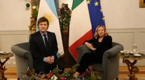 MILEI YA ESTÁ EN ITALIA PARA AVANZAR CON EL PROYECTO DE EXPORTAR GAS NATURAL LICUADO.