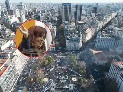 CRISTINA KIRCHNER DESDE SU PRISIÓN DOMICILIARIA: 