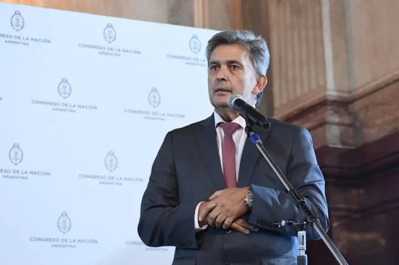 ZIMMERMANN PRESENTÓ UN PROYECTO PARA CREAR UN FONDO PARA FINANCIAR LA OBRA PÚBLICA.