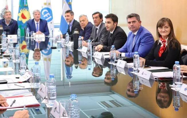 BS. AS: LA VICEGOBERNADORA SCHNEIDER REPRESENTÓ AL CHACO EN LA REUNIÓN POR LA REASIGNACIÓN DE FONDOS A LAS PROVINCIAS.  