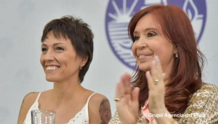 MAYRA MENDOZA SE TATUÓ UNA TOBILLERA PARA APOYAR A CRISTINA KIRCHNER MIENTRAS ESTÁ PRESA: 