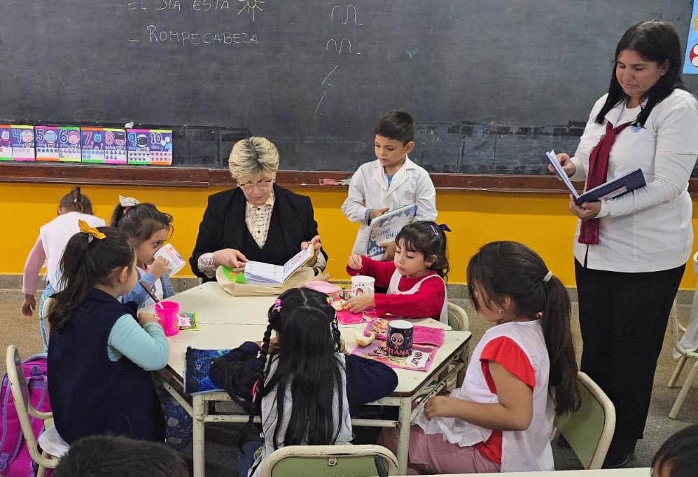 IMPULSO HISTÓRICO A LA LECTURA ESCOLAR: MÁS DE 300 MIL LIBROS DE 
