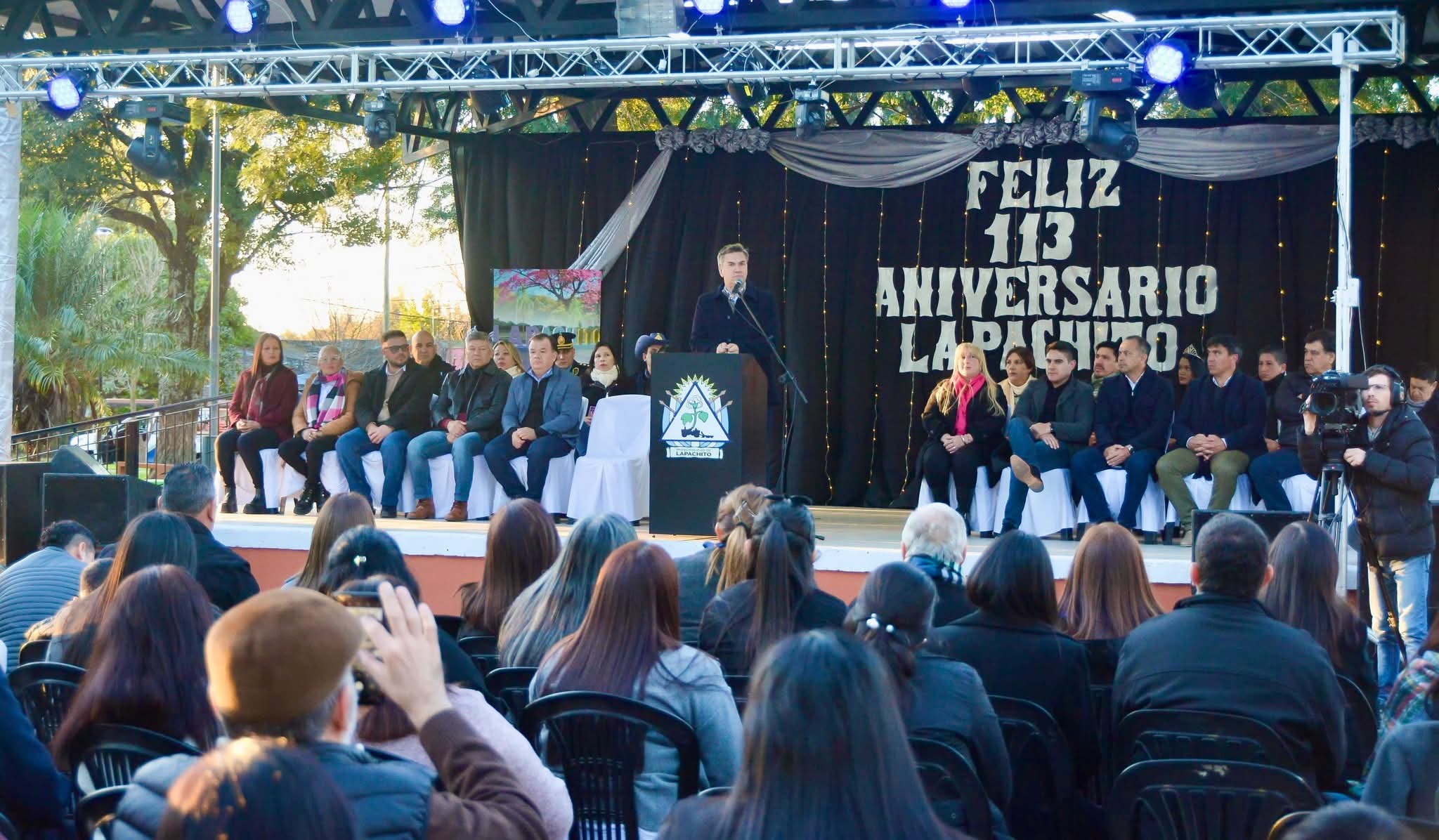 EL GOBERNADOR ZDERO ACOMPAÑÓ EL 113° ANIVERSARIO DE LAPACHITO Y ENTREGÓ UN PATRULLERO PARA LA POLICÍA RURAL.