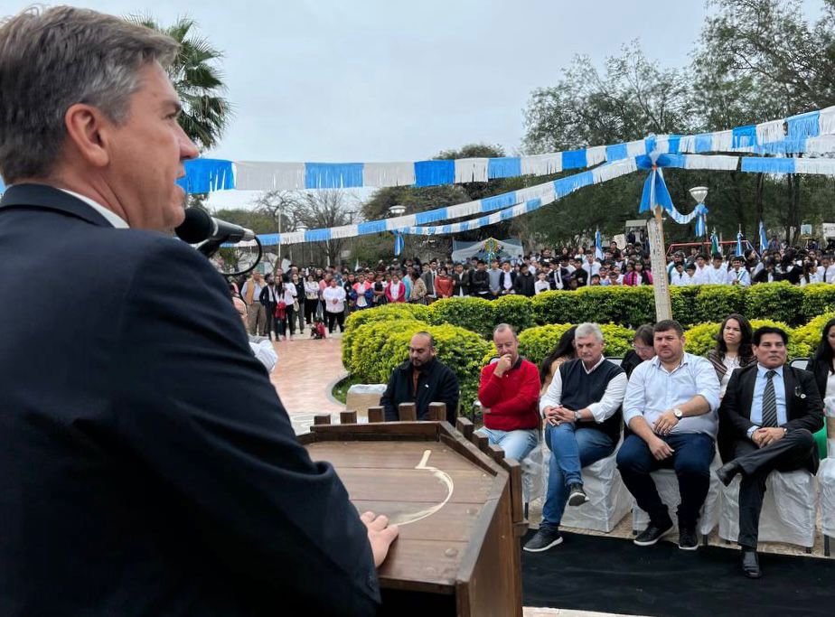 ZDERO CELEBRÓ EL ANIVERSARIO DE LA INDEPENDENCIA EN EL IMPENETRABLE.