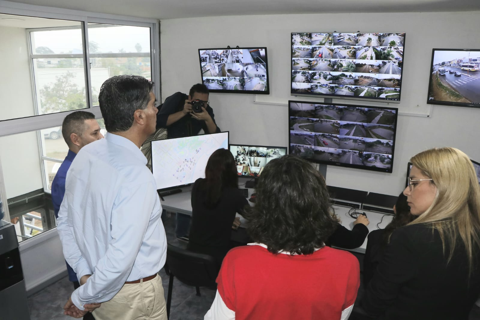 CAPITANICH PUSO EN MARCHA EL RENOVADO CENTRO DE MONITOREO DE BARRANQUERAS.