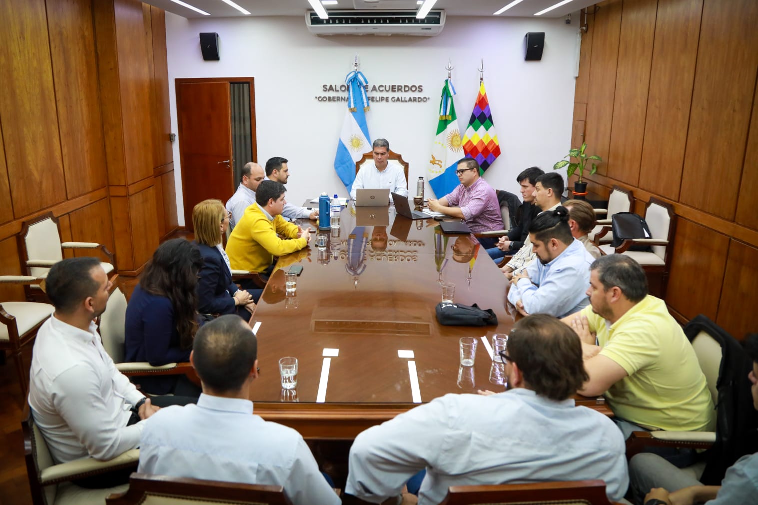 CAPITANICH Y PERSONAL DE SECHEEP ANALIZARON LAS ACCIONES IMPLEMENTADAS PARA ELEVAR LA CALIDAD DEL SERVICIO.