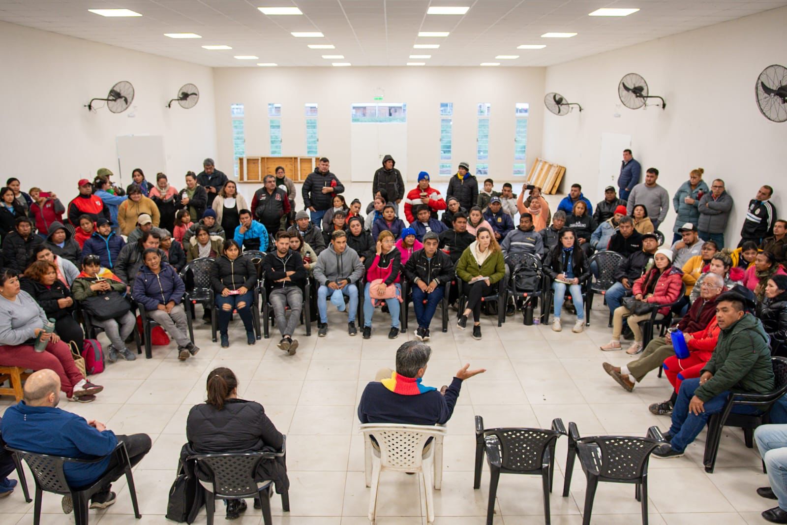 ESCUCHA ACTIVA: CAPITANICH PLANTEÓ SOLUCIONES EN SEGURIDAD Y ACCESO A LA SALUD. 