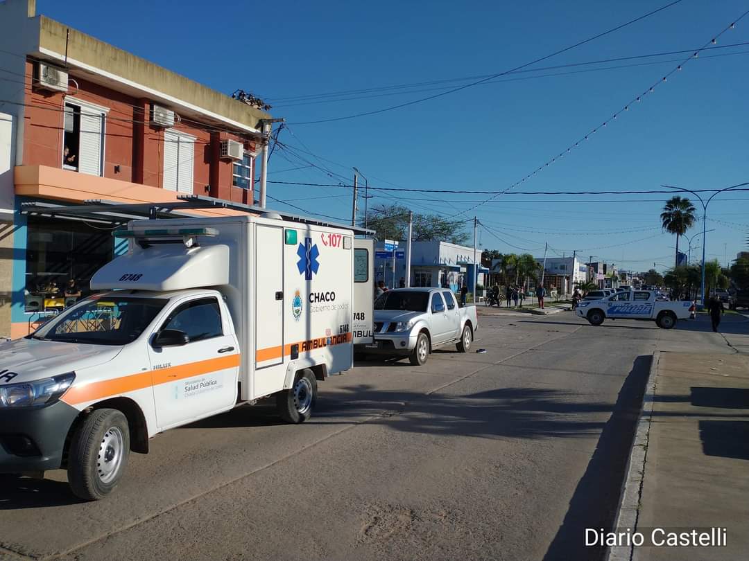 J J CASTELLI: ACCIDENTE DE TRÁNSITO ENTRE UNA CAMIONETA Y UNA MOTOCICLETA. 