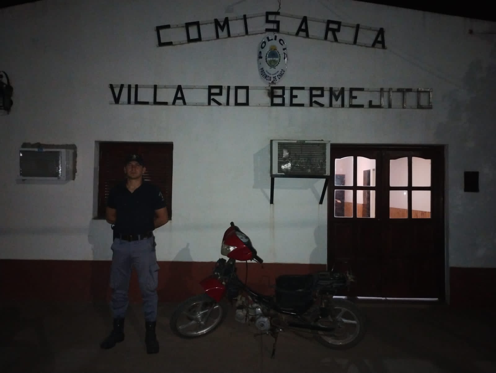 VILLA RIO BERMEJITO: POLICIA LOCAL RECUPERA MOTOCICLETA ROBADA. 