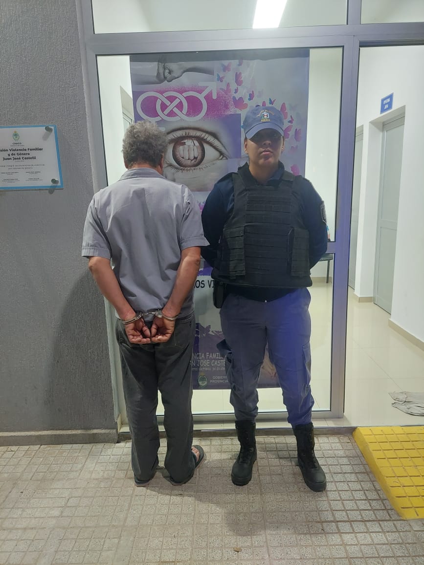 JUAN JOSE CASTELLI: GOLPEÓ A UNA NIÑA DE 7 AÑOS. QUEDÓ DETENIDO.  