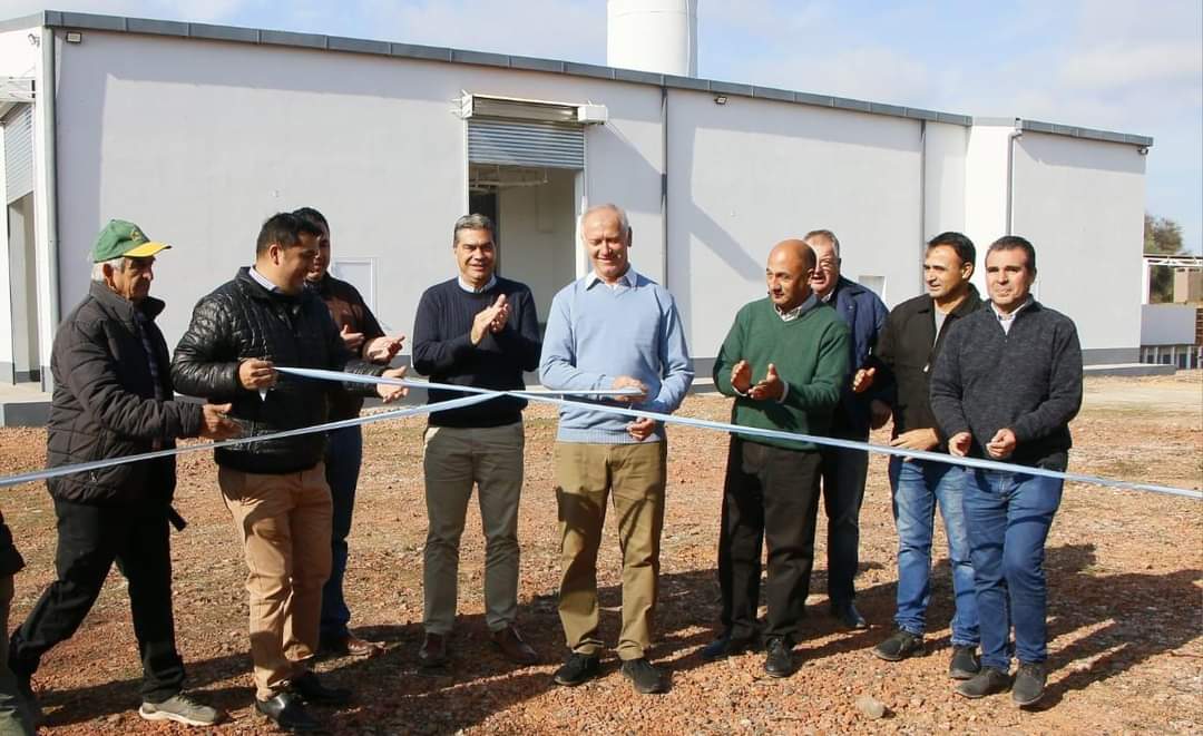 MIRAFLORES CRECE: CAPITANICH INAUGURÓ UN FRIGORÍFICO, 32 VIVIENDAS Y OBRAS DE ELECTRIFICACIÓN.  