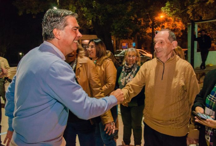 REISTENCIA: CAPITANICH INAUGURÓ NUEVAS CUADRAS DE PAVIMENTO E ILUMINACIÓN EN VILLA DEL CARMEN.