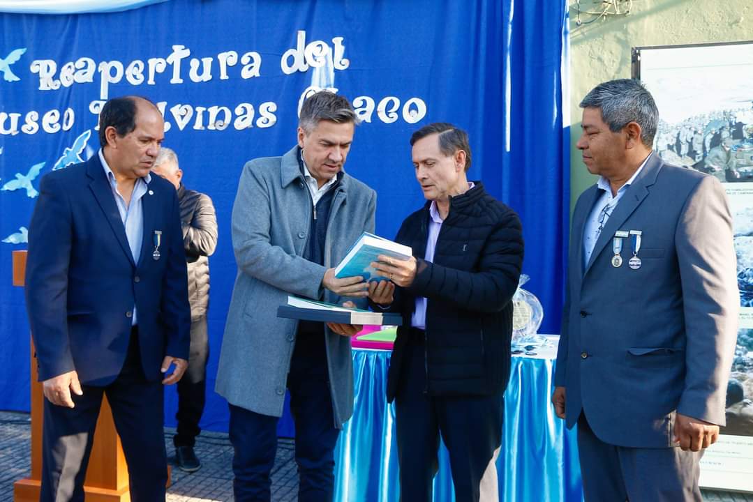 EL GOBERNADOR ZDERO ACOMPAÑÓ LA REAPERTURA DEL MUSEO “MALVINAS CHACO”.
