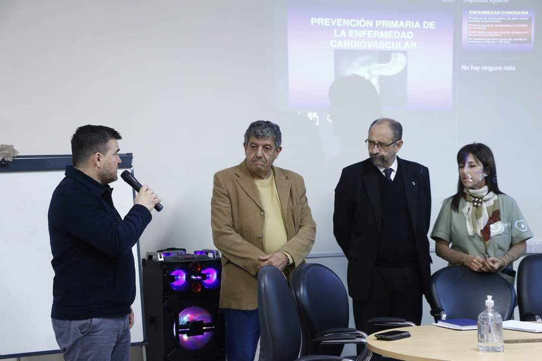 SALUD: CAPACITACIÓN EN FACTORES DE RIESGO CARDIOVASCULAR PARA PERSONAL DE CENTROS DE ATENCIÓN PRIMARIA.
