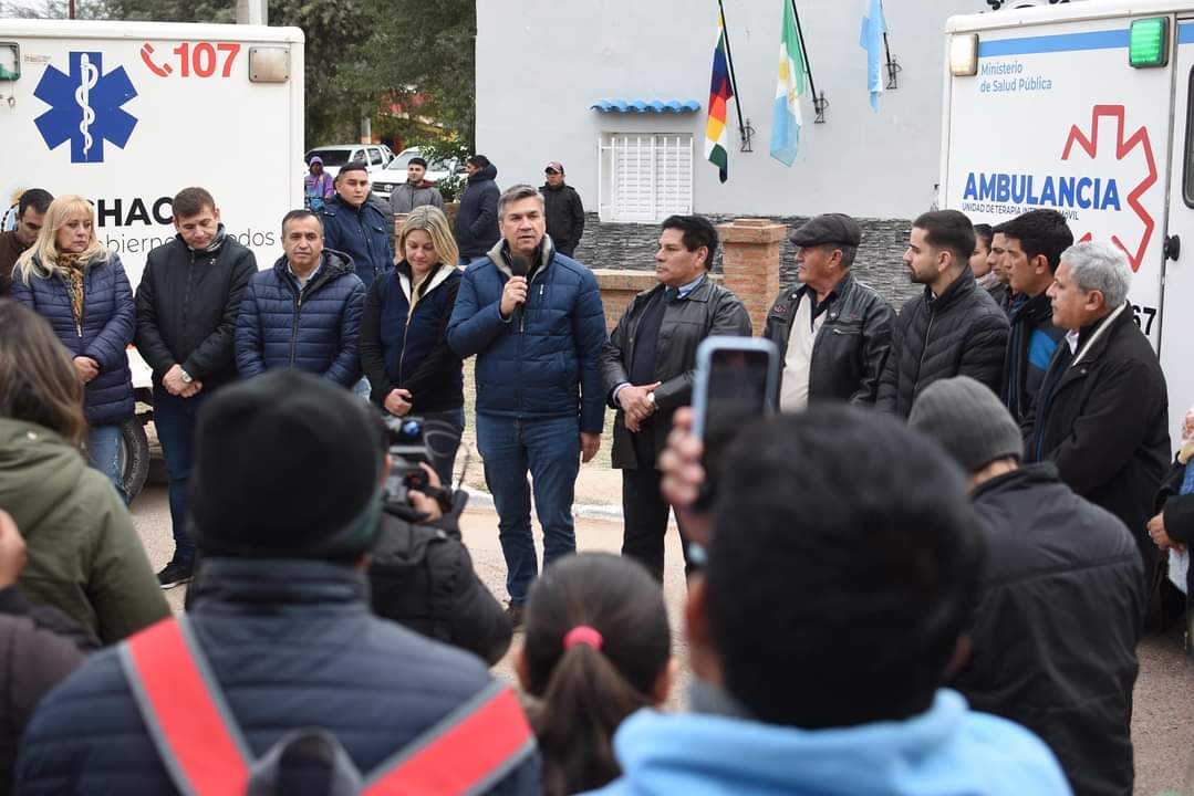 MISIÓN NUEVA POMPEYA: EL GOBERNADOR ZDERO ENTREGÓ EQUIPAMIENTOS DE COMUNICACIONES PARA AMBULANCIAS, Y ADEMÁS, SE INCORPORARON NUEVOS MÉDICOS.